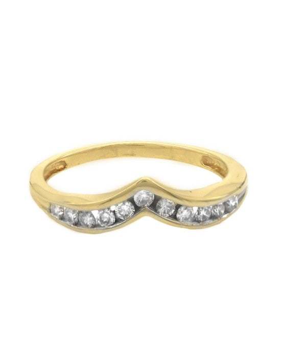 Diamond Chevron Ring in Yellow Gold