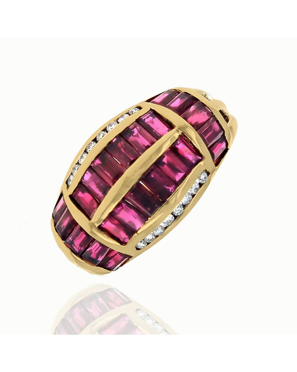 Baguette Ruby and Round Diamond Tapered Ring in Gold