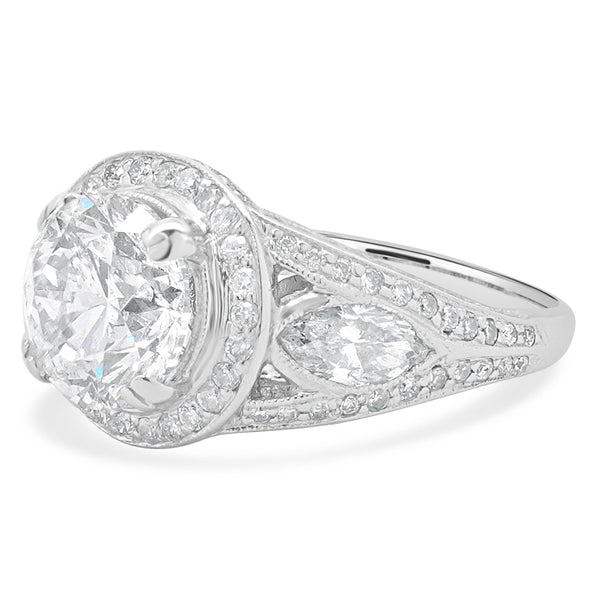 18 Karat White Gold Round Brilliant Cut Diamond Engagement Ring