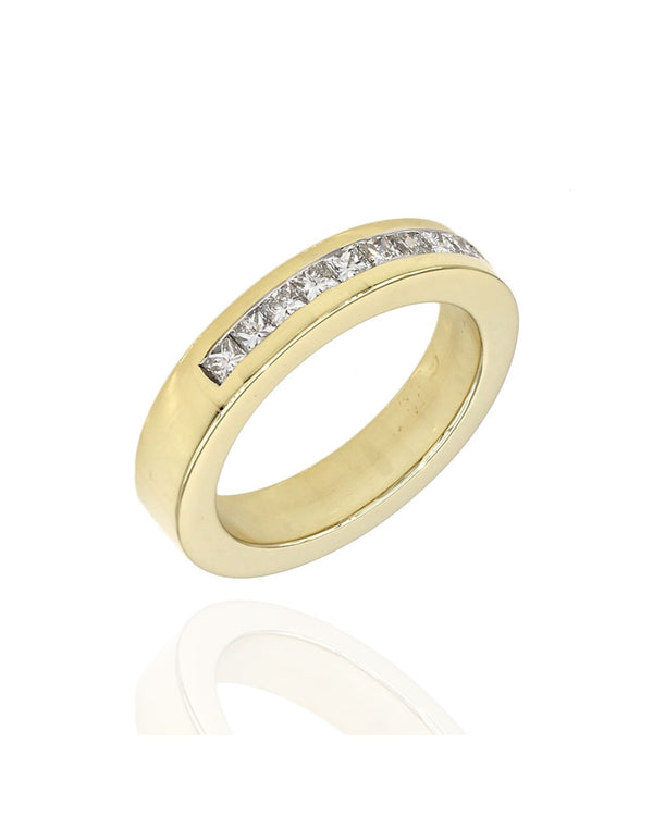 Princess Diamond Band in Gold